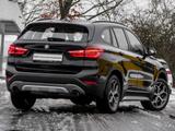 BMW X1 xDrive20i X LINE+KAMERA+PANO+LED+NAVI - BMW X1: Schwarz