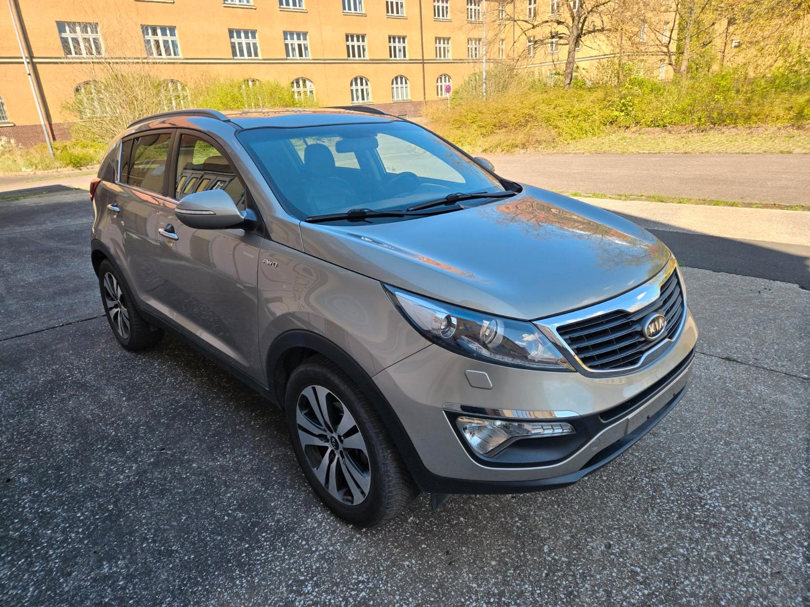 Kia Sportage 2.0 CRDi AWD 4xSHZ XENON KEIN ROST!!!!