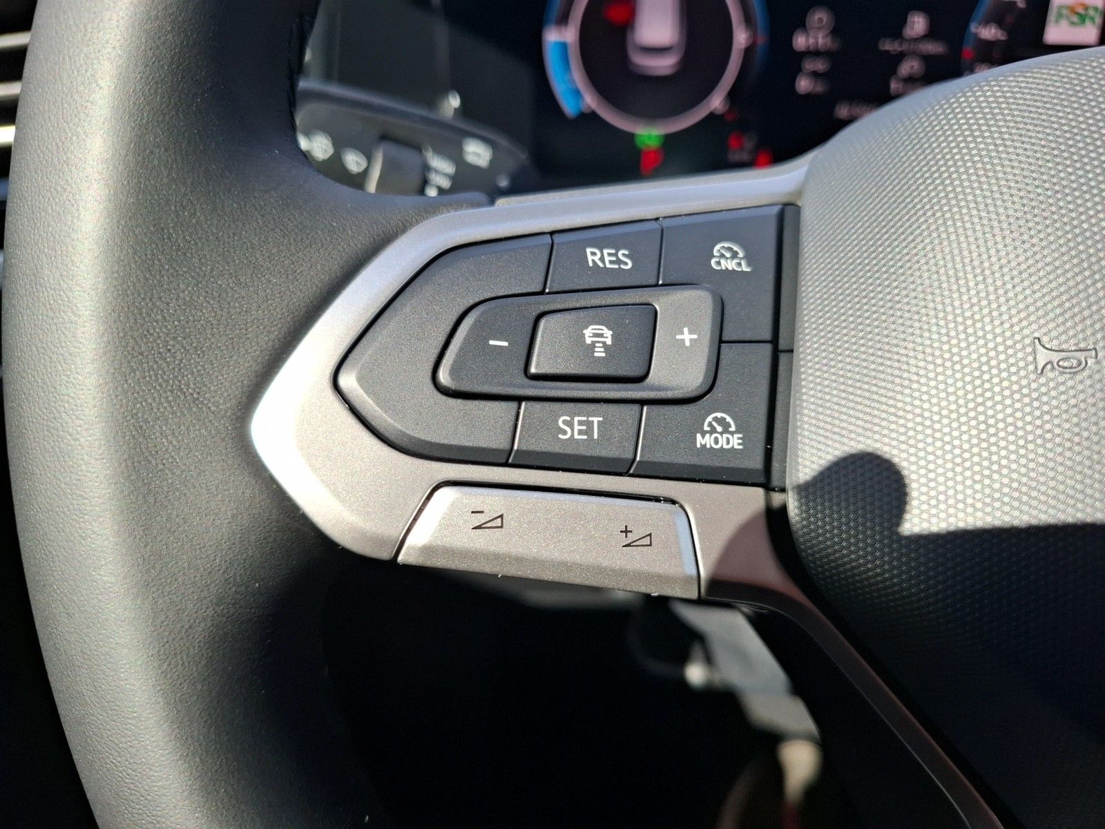 Fahrzeugabbildung Volkswagen Passat Variant TDI Elegance DSG Matrix AHK Navi