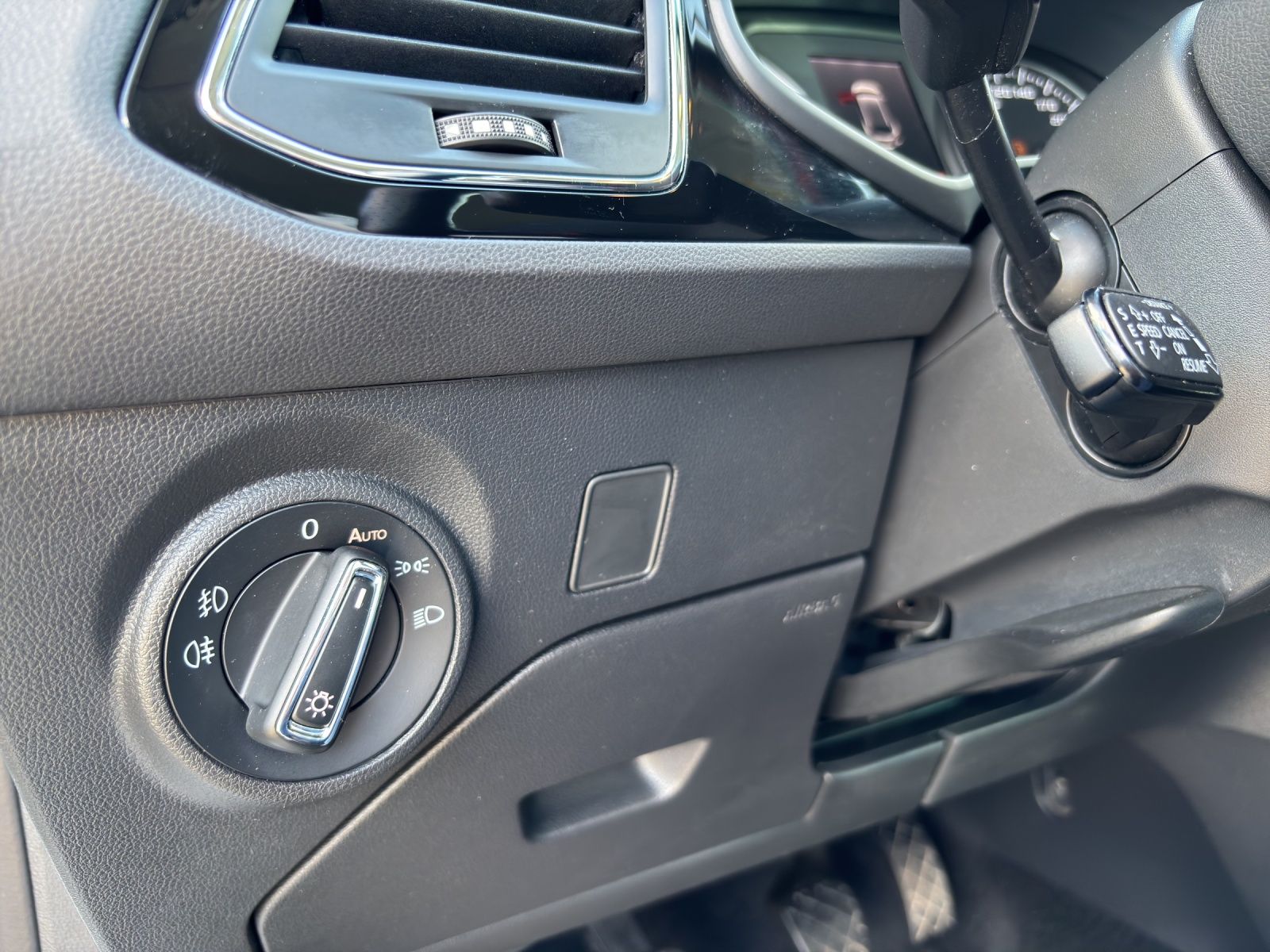 Fahrzeugabbildung SEAT Leon ST FR 1.5 TSI LED RFK Keyless SH