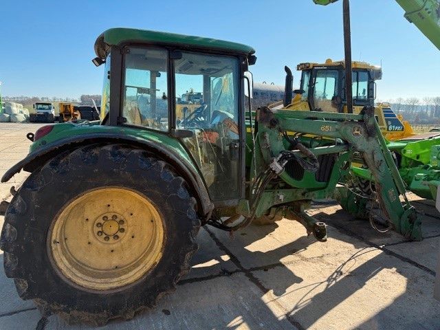 John Deere 6120