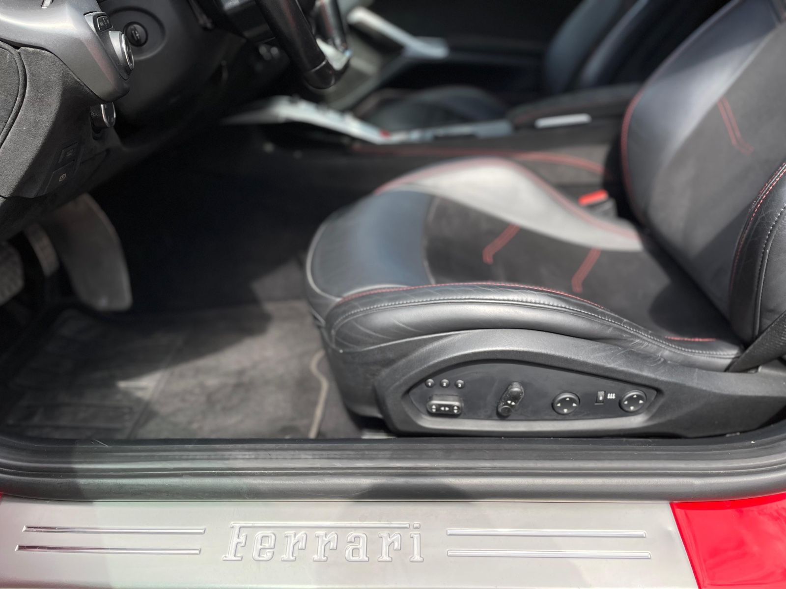 Fahrzeugabbildung Ferrari F12 Berlinetta Novitec |Carbon|LED Lenkrad|Navi|