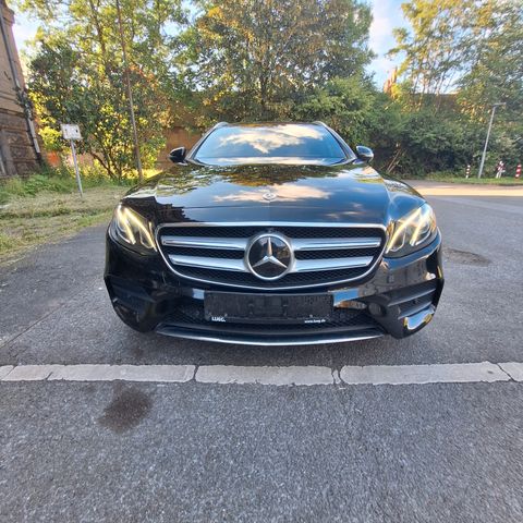 MERCEDES-BENZ E 350d T AMG Line Autom.  9G-TRONIC, 360° - Vhb.