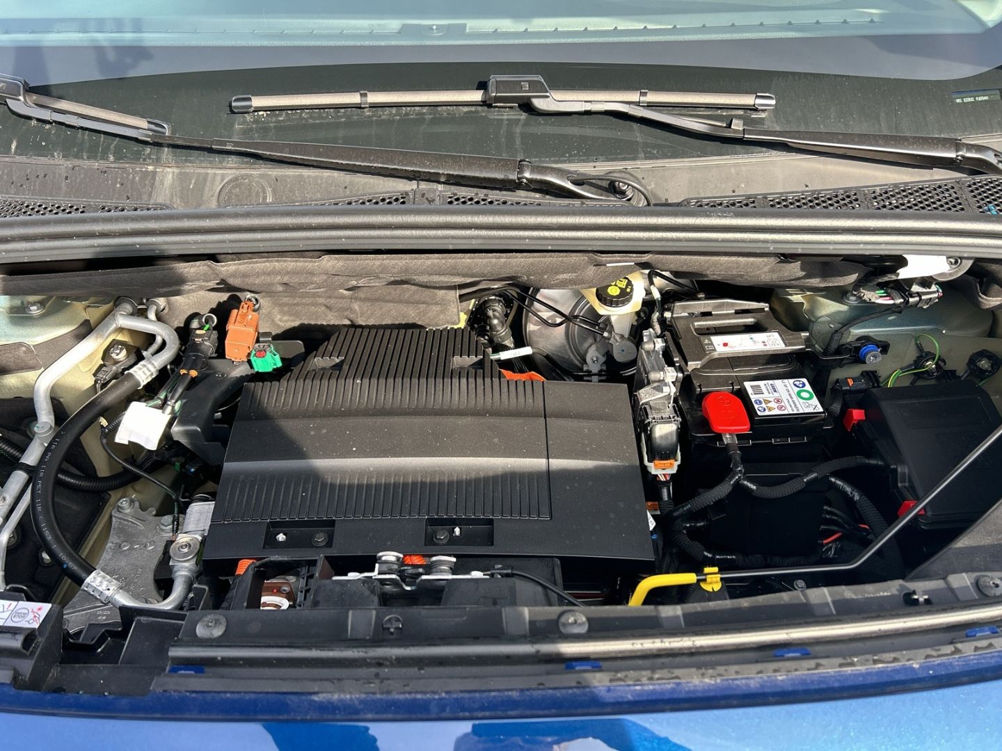 Fahrzeugabbildung Peugeot Rifter GT Elektromotor L2 136