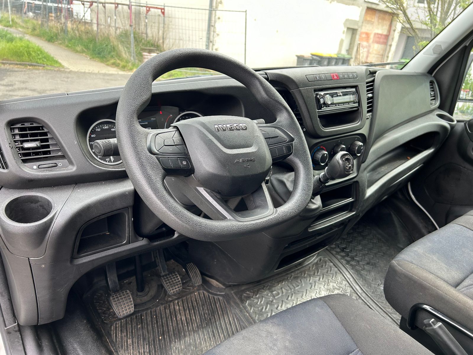 Fahrzeugabbildung Iveco Daily Kasten HKa 35 C ... V Radstand 4100
