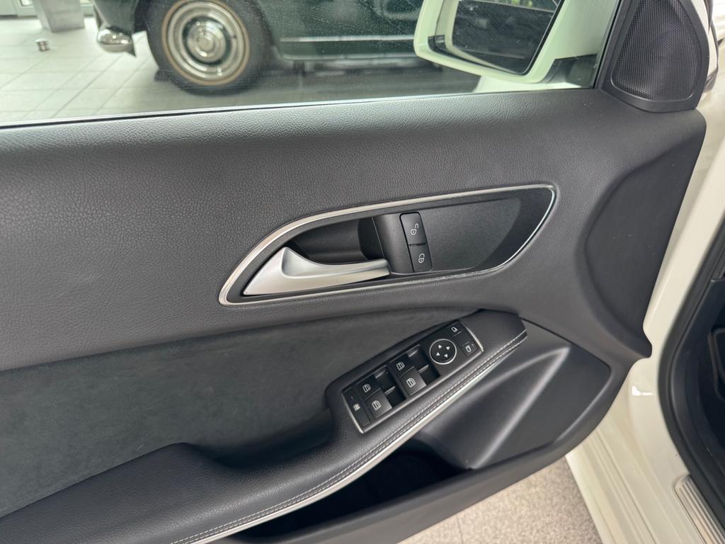 Mercedes-Benz A 220
