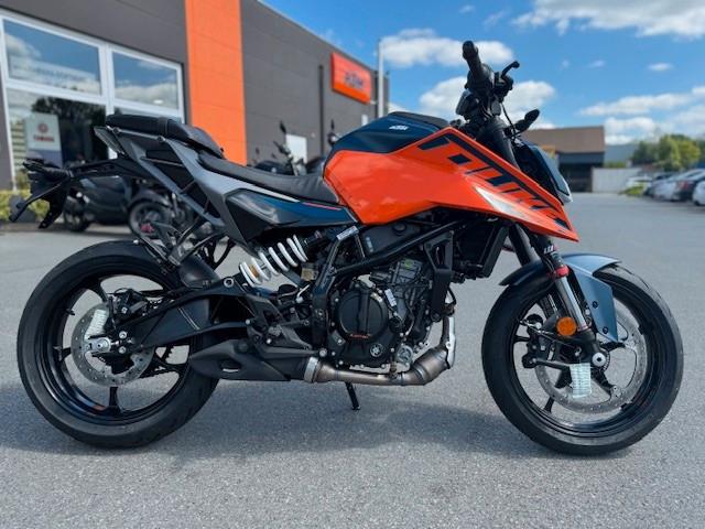 KTM 125 Duke  2024