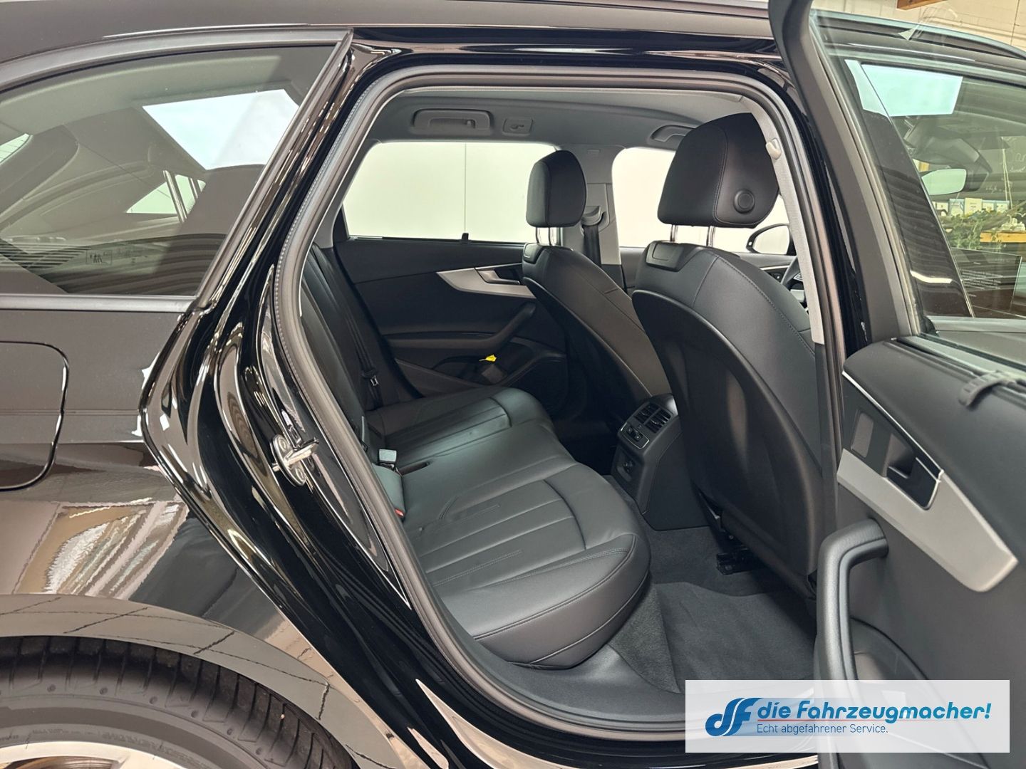 Fahrzeugabbildung Audi A4 Avant 35 TDI advanced 2.0 Navi LED 3-Zonen-Kl