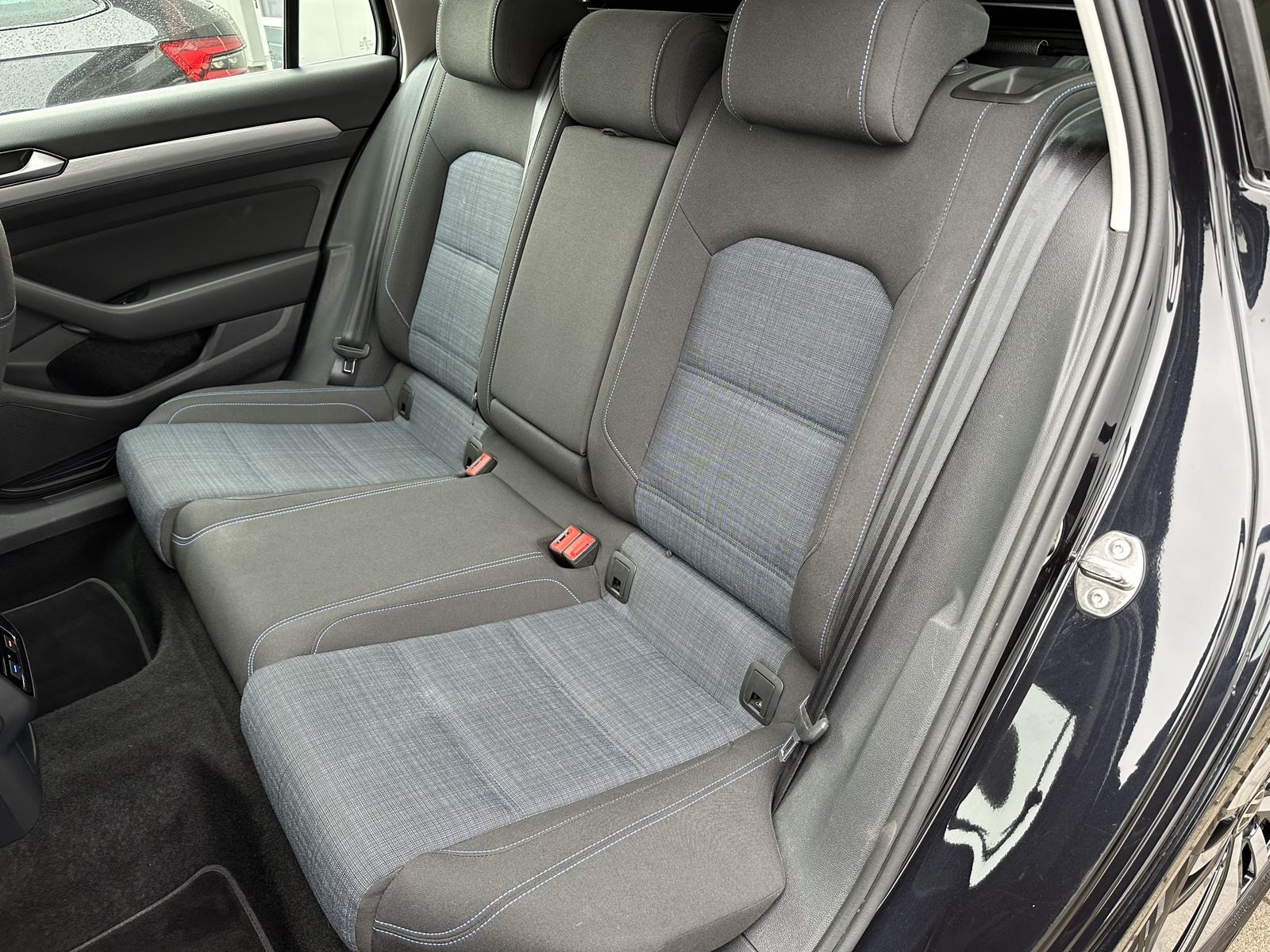 Fahrzeugabbildung Volkswagen Passat Variant 1.4 TSI GTE NAV+LED+AHK+360°+ACC