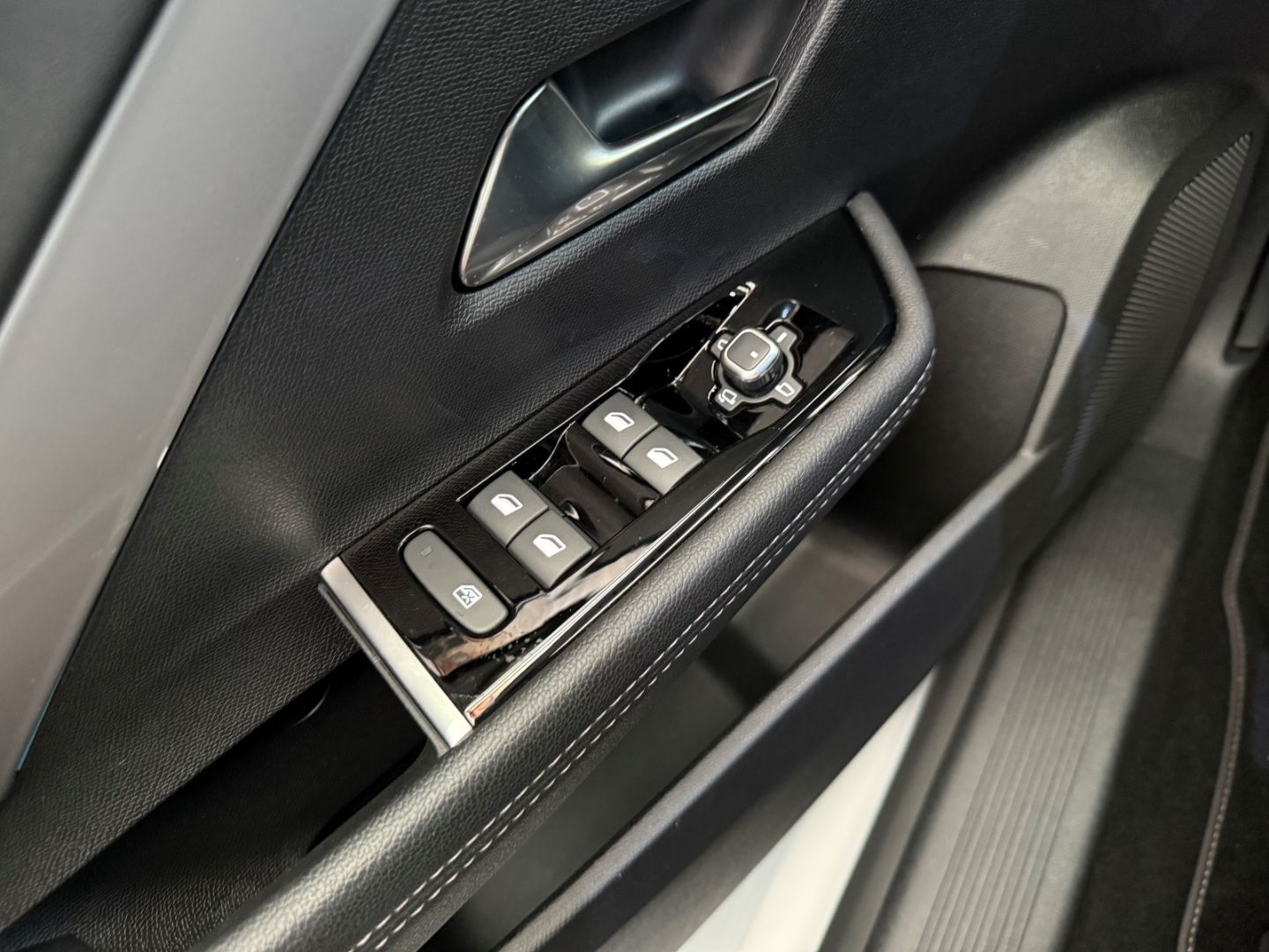Fahrzeugabbildung Opel Astra L GS SHZ+LHZ+Kamera+Allwetter