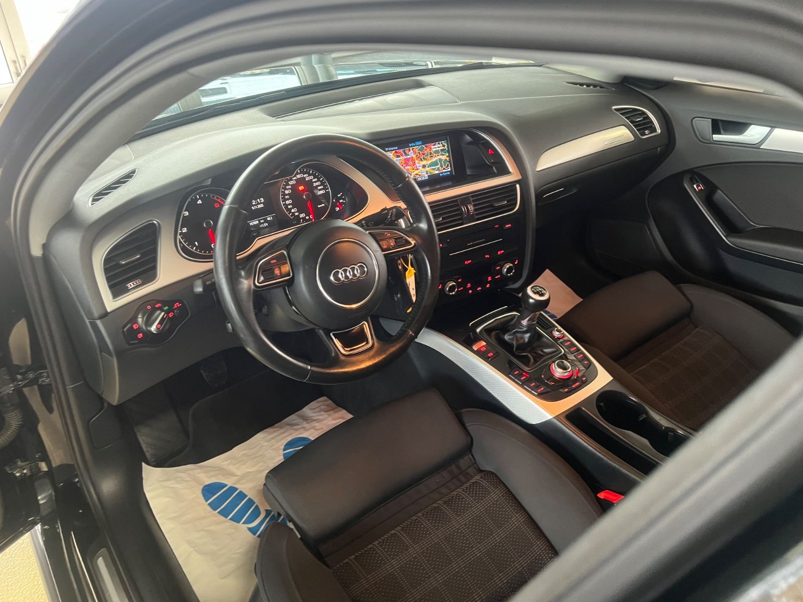 Fahrzeugabbildung Audi A4 Avant 2.0 TDI S line quattro *1.HAND*
