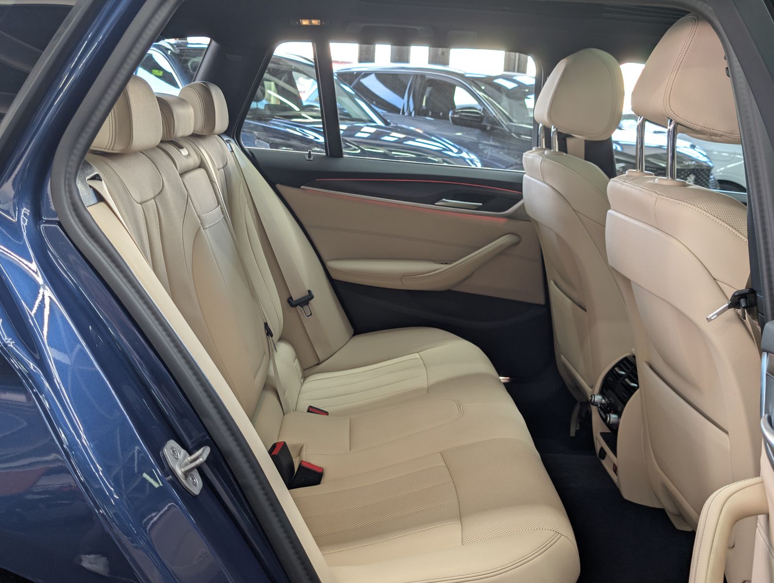 Fahrzeugabbildung BMW 530 i M Sport Tour. LEDER MEMO VIRT LED APP PANO
