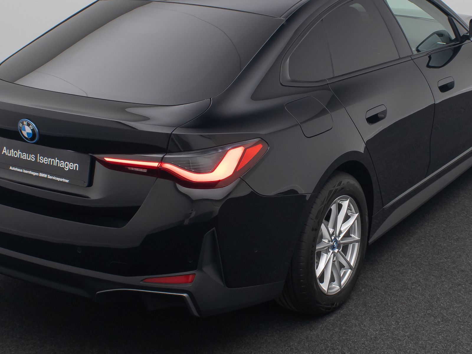 Fahrzeugabbildung BMW i4 eD35 GC Kamera DAB GeschwindigReg Widscreen