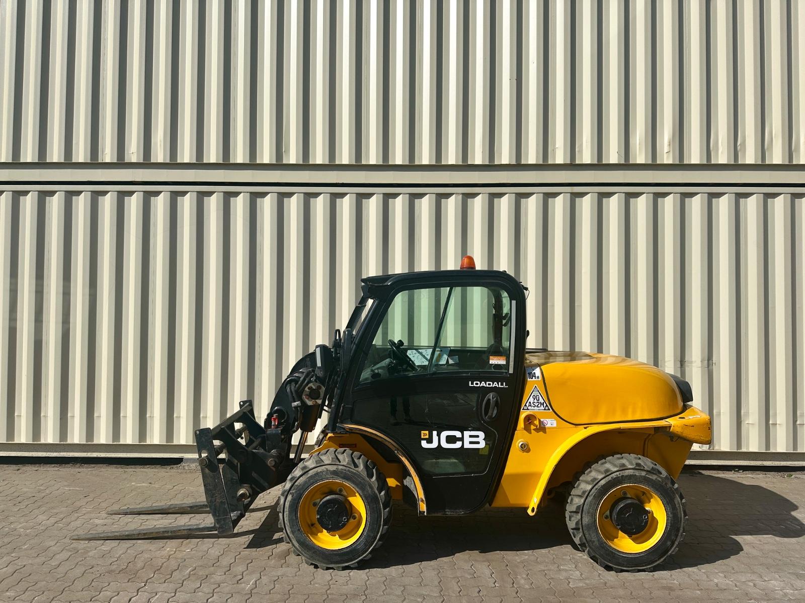 JCB 520-40 / 2017 BJ / 2.297 Bh / 4 Meter / 2 Tonnen