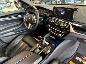 MYAUTOCENTER – Gebraucht- und Jahreswagen mit Werkstattservice in Pfaffenhofen BMW 520 *KEYLES*HEAD-UP*PANO*ACC*AHK*PDC(CAM)*