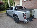 Isuzu D-Max 4x4 V Cross Automatik Leder AHK 3500 KG - Isuzu D-Max: 3l