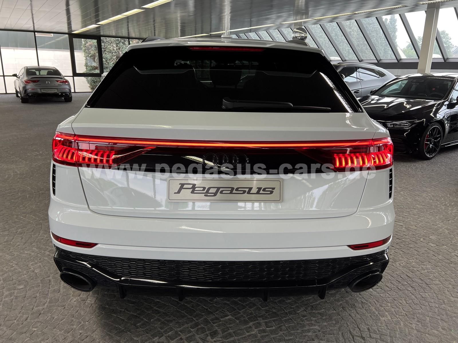 AUDI RSQ8 - 5