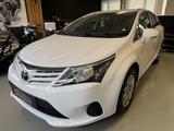 Toyota Avensis Basis 1.6 16V KAT - gebrauchte Toyota Avensis aus dem Jahr 2013