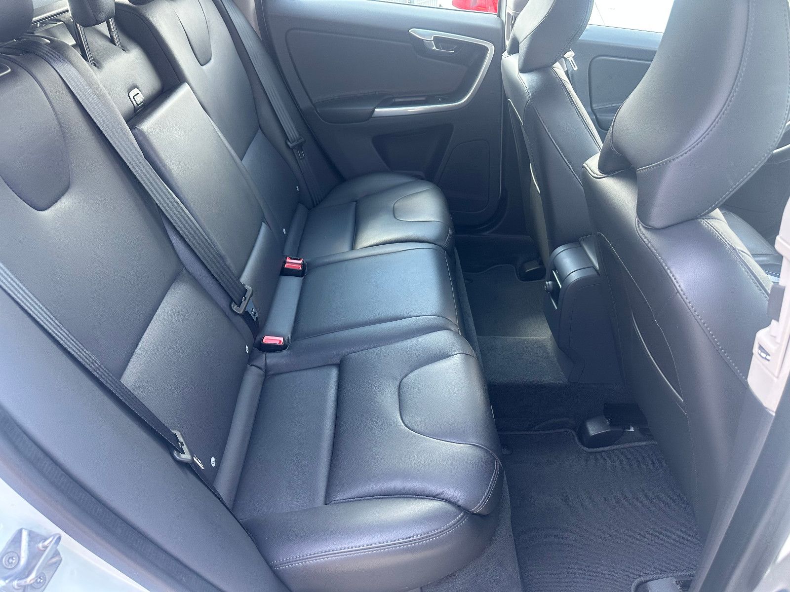 Fahrzeugabbildung Volvo XC60 SUMMUM D4*MODELL 2017+PANORAMA*