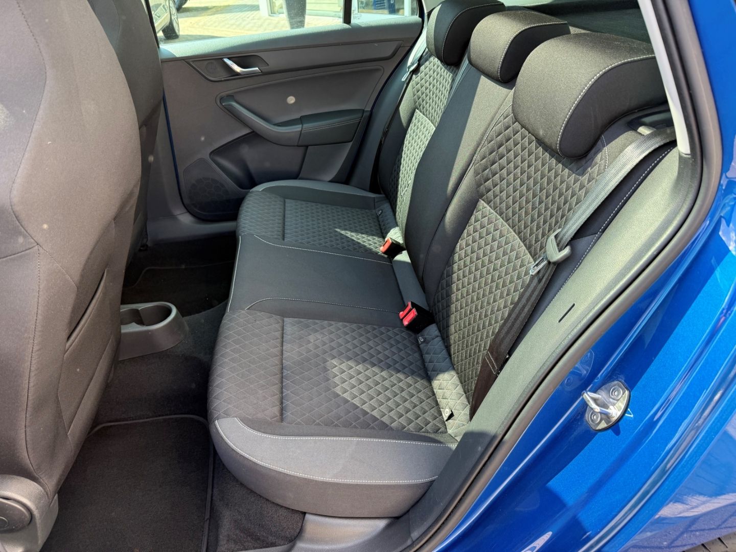 SKODA Rapid Spaceback Emotion Plus 1.2 TSI AHK Pano Na - Image 17