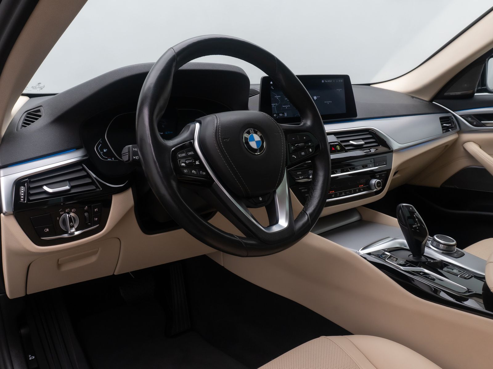 Fahrzeugabbildung BMW 530e Panorama Alarm DAB H/K Leder Sport 19Zoll