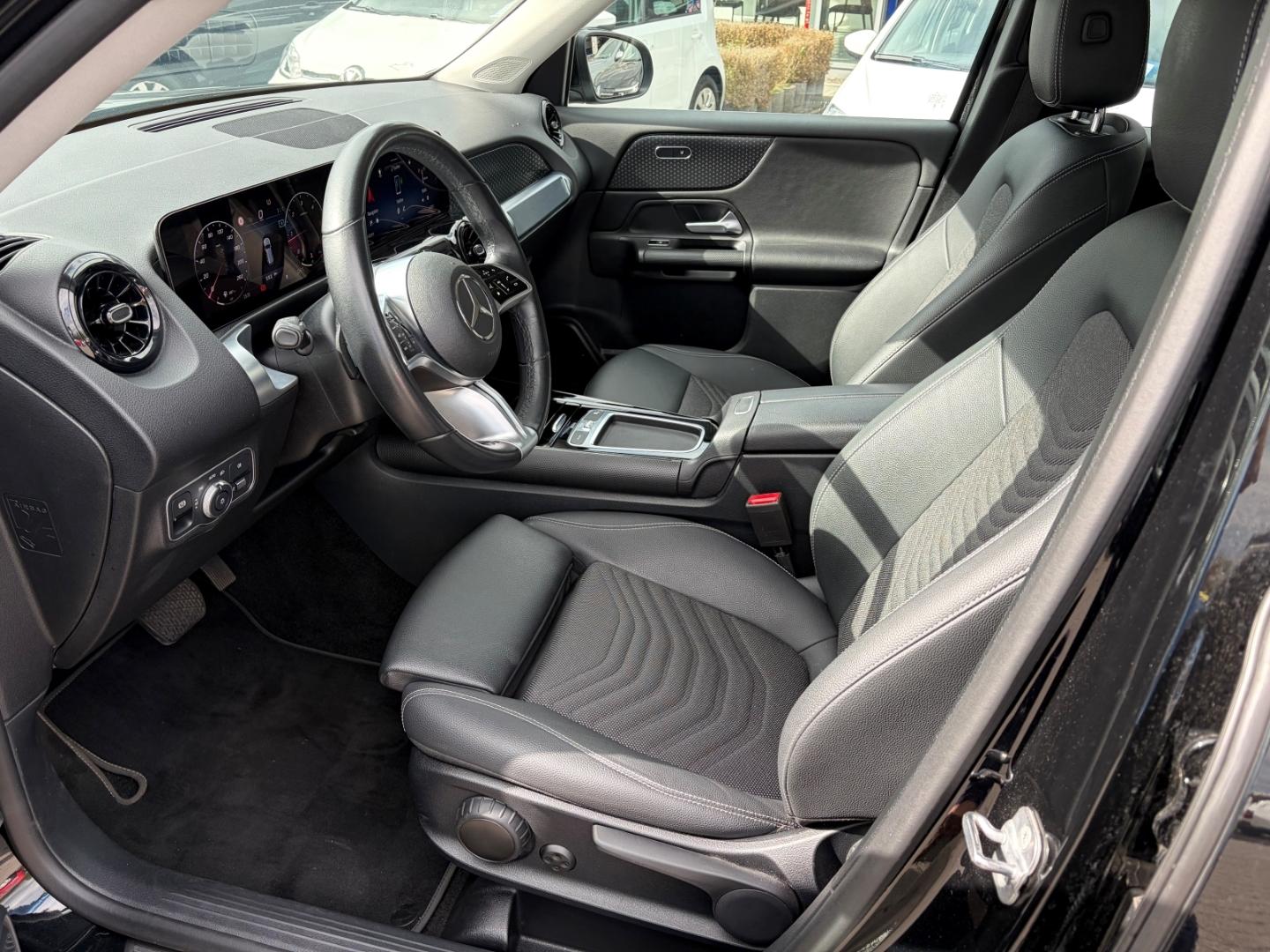 Mercedes-Benz GLB d StandHZG AHK-klappbar Navi Digitales C, миниатюра 4