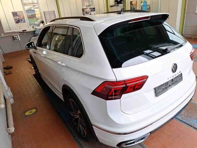 Tiguan 2.0 TDI DSG R-LINE AHK+IQ.LIGHT+360°+NAVI
