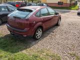 Ford Focus 1.6 Ghia TÜV NEU 11/27| Scheckheft 17 - Ford Focus aus 2004: Ghia
