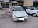 Ford Focus 1.8 TDDi cat 5p. Ghia - Ford Focus aus 2001: Ghia