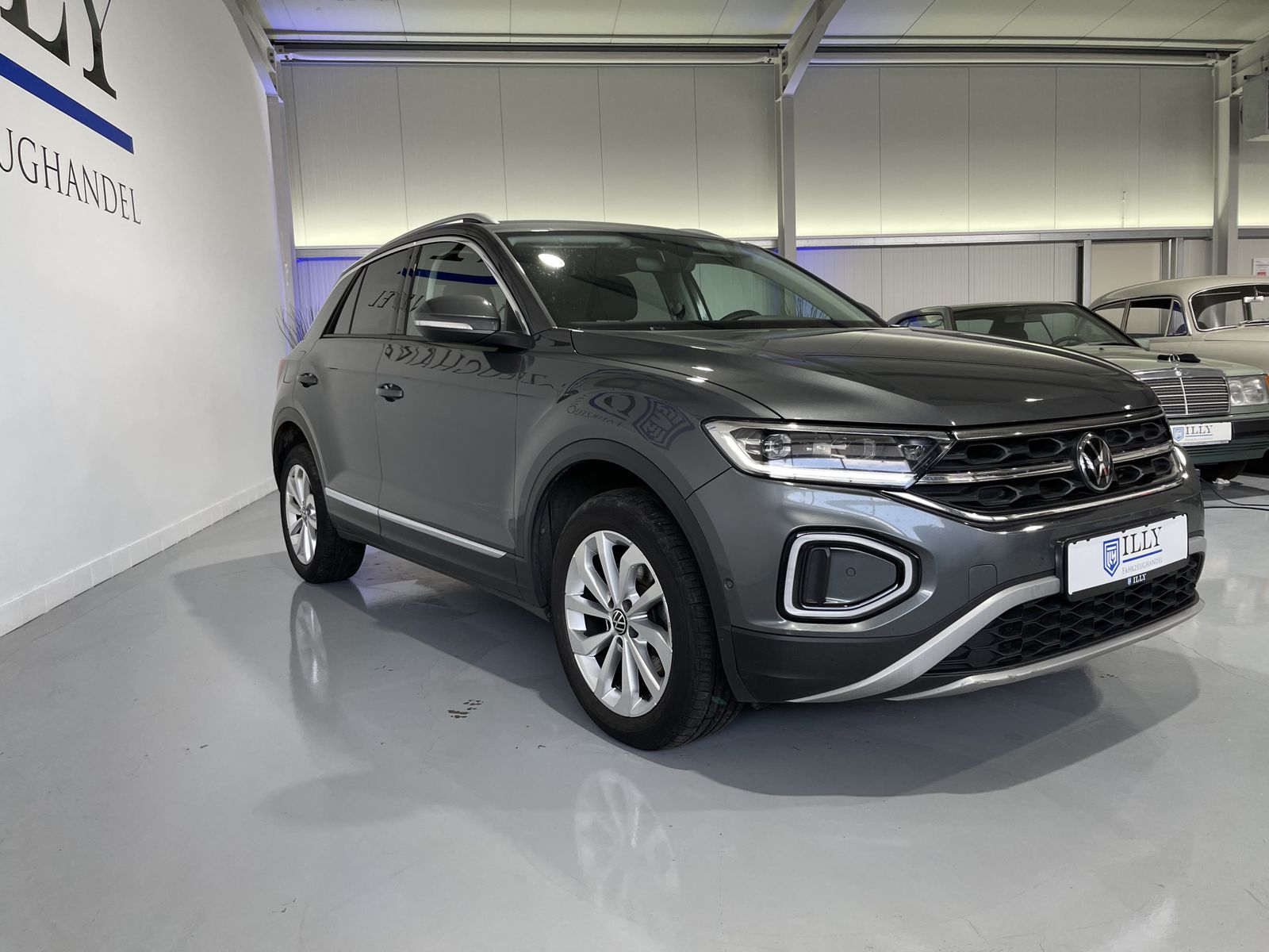 Fahrzeugabbildung Volkswagen T-Roc Style 2.0 TDI*LED*Cam*IQ.DRIVE*Navi*