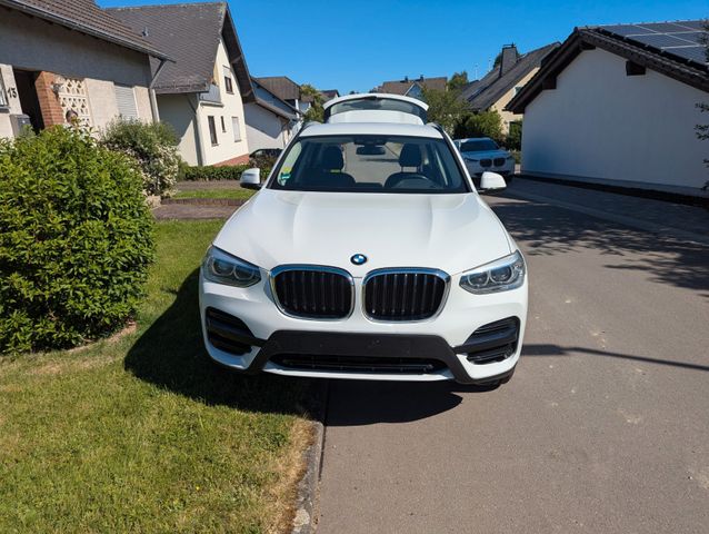 BMW X3 xDrive20d  - TÜV/Reifen Neu