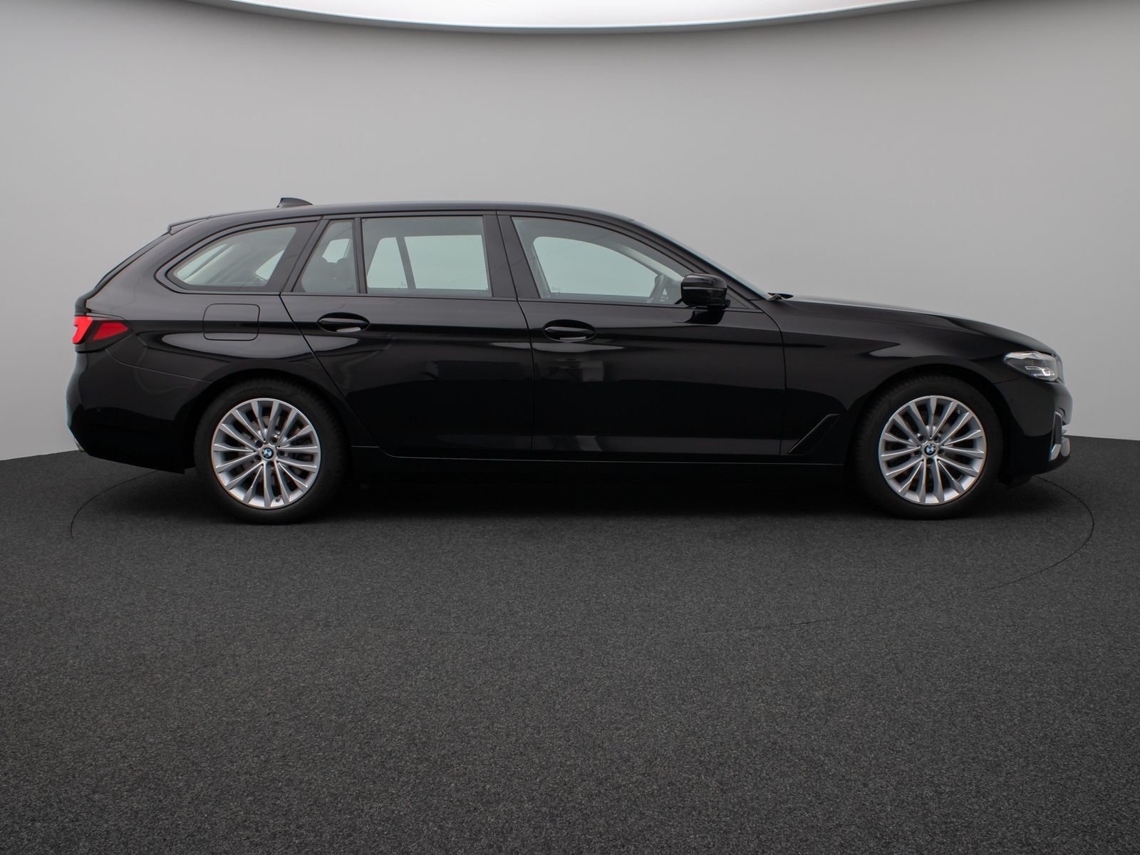 Fahrzeugabbildung BMW 520d Luxury Line Kamera DAB H/K DisplKey Alarm