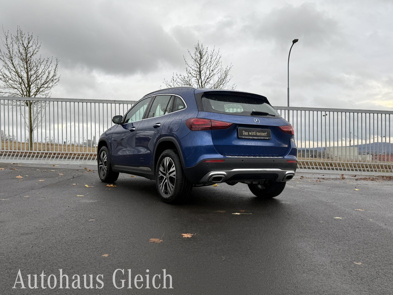 Fahrzeugabbildung Mercedes-Benz GLA 180 Progressive/Navi/Distronic/Keyless-Go/LE