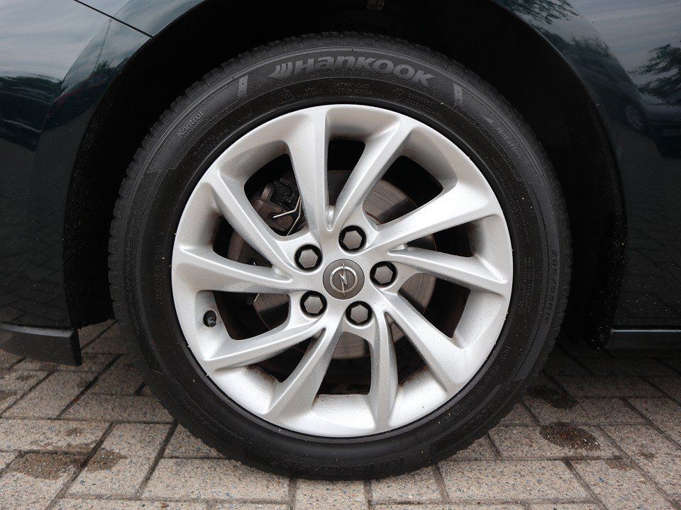 Fahrzeugabbildung Opel Astra Sports Tourer 1.4 Turbo Innovation AHK NAV