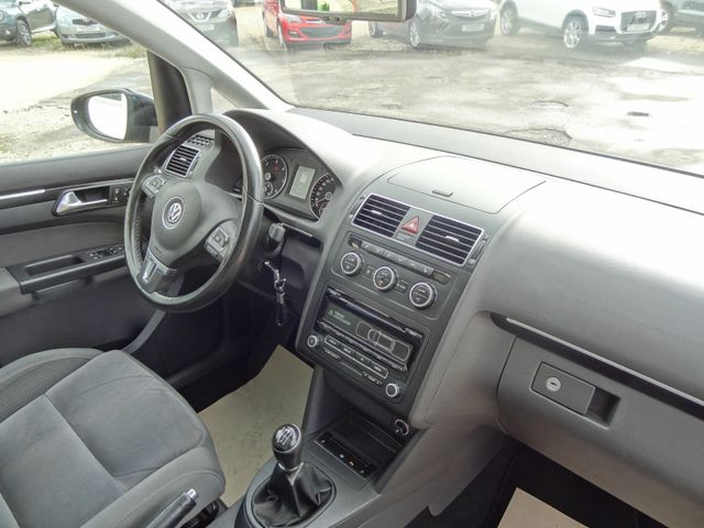 Fahrzeugabbildung Volkswagen Touran Highline/7-Sitz/Xenon/AHK/StH/Pano/