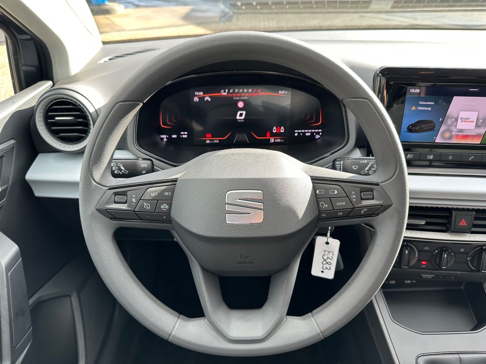 Fahrzeugabbildung SEAT Ibiza 1.0 TSI Reference GRA/LED/SHZG/Einparkh