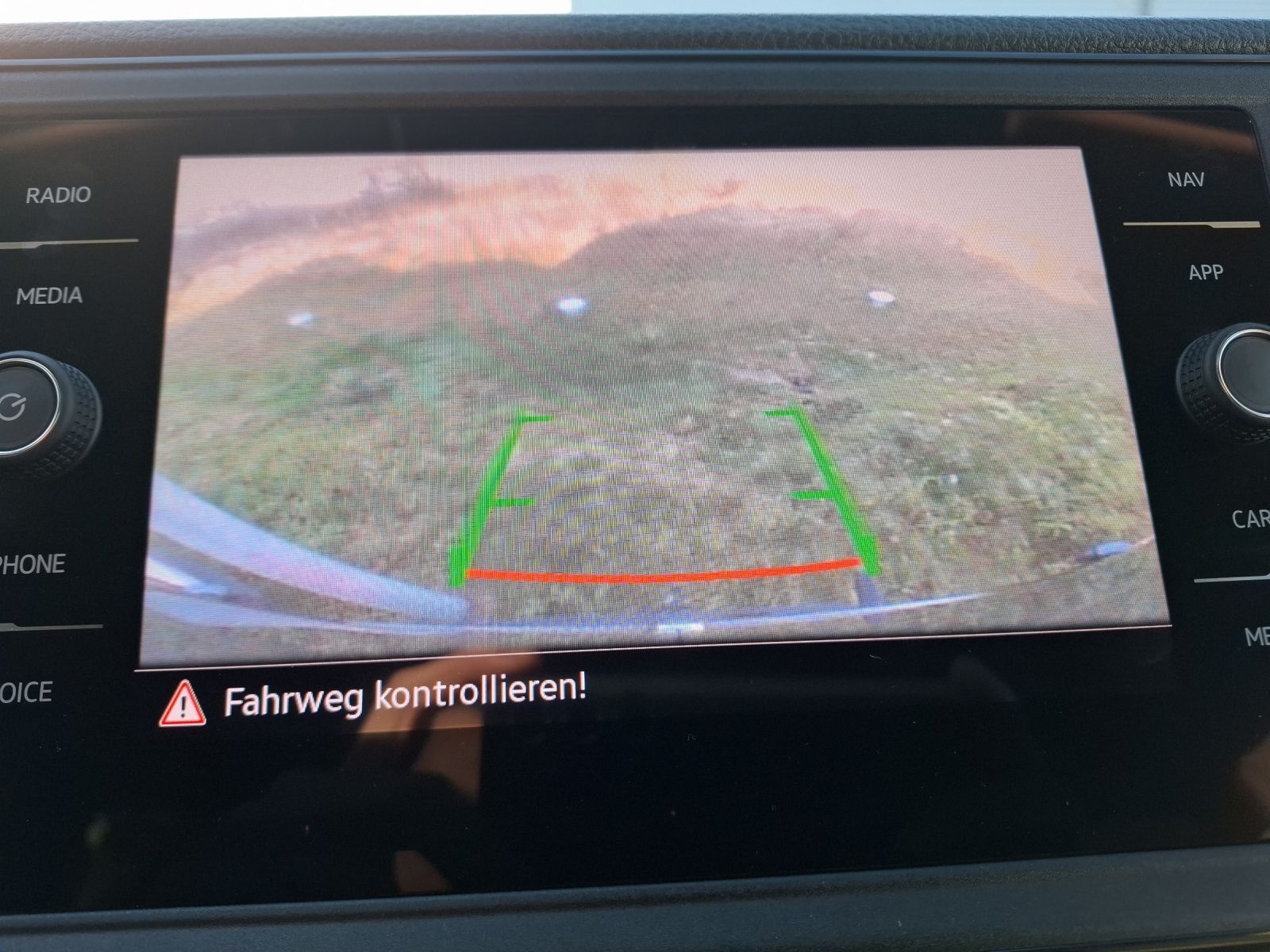 Fahrzeugabbildung Volkswagen Crafter Kasten 35 MR HD AHK Navi Klima GRA RFK
