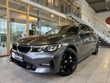 BMW 330i Touring xDrive Sport Line, AHK, HUD! - BMW 330 mit Benzin-Antrieb: Kombi