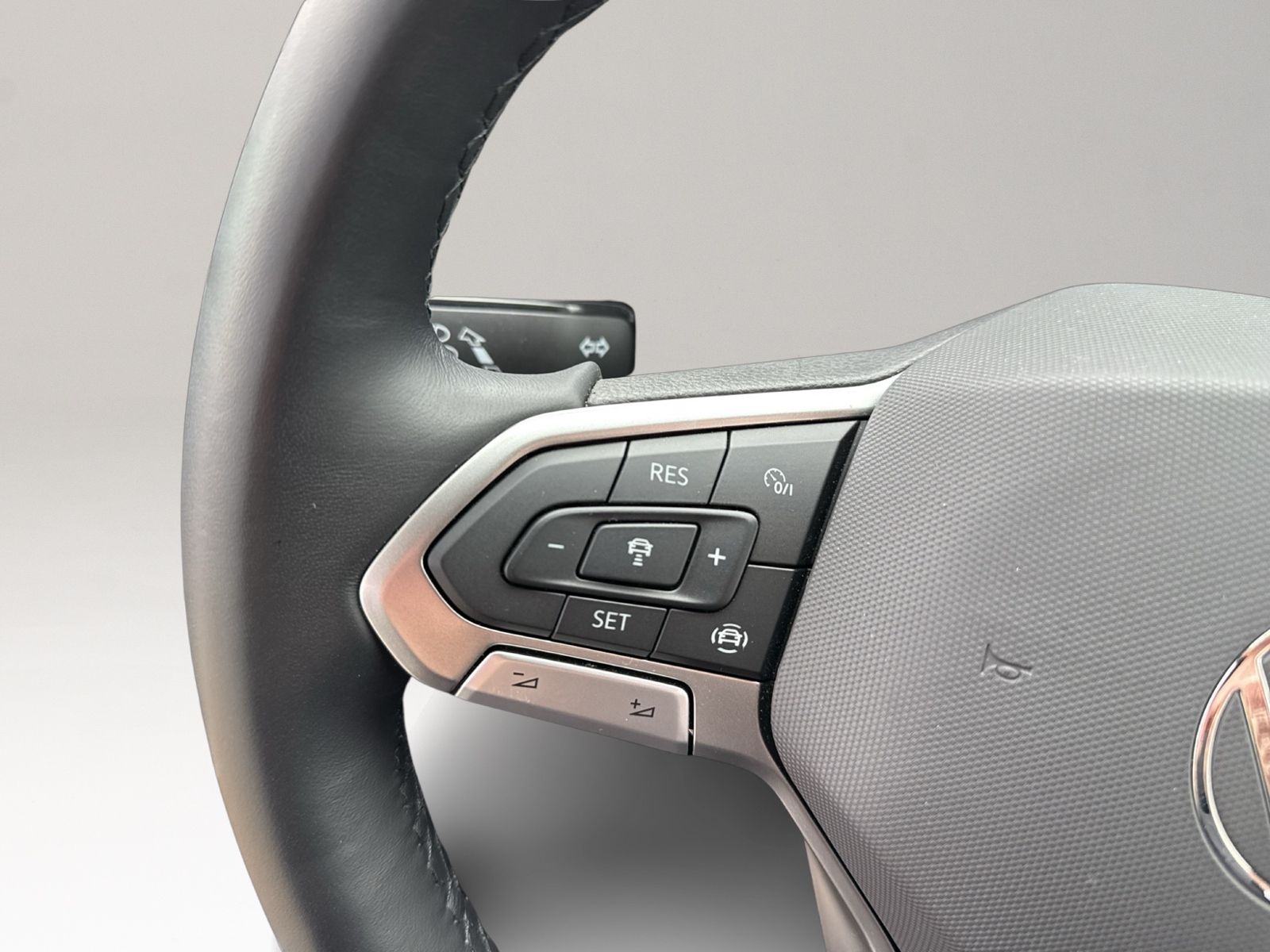 T-Roc R-Line 1.0 TSI, ACC, App, LED, Sitzhzg.