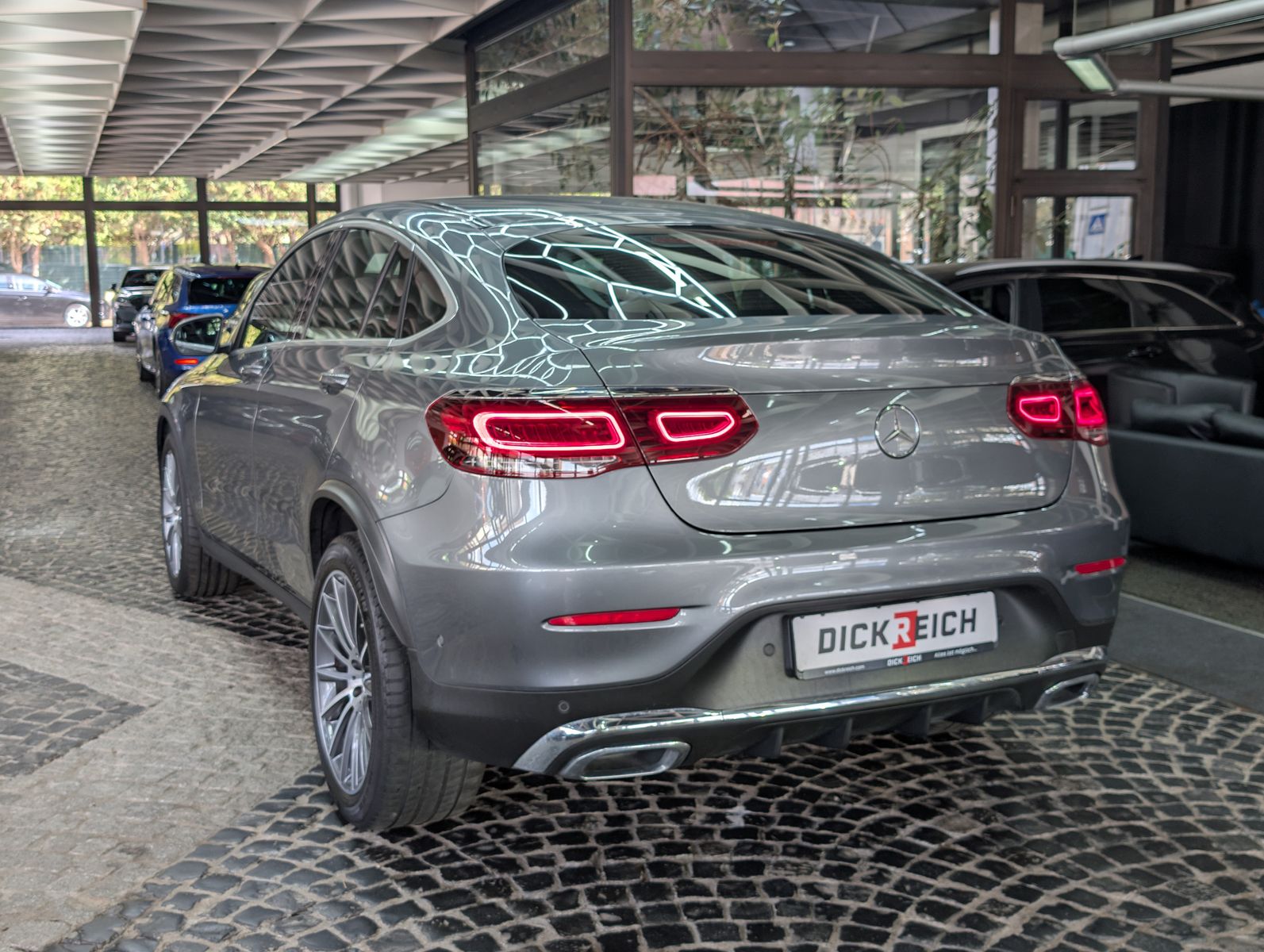Fahrzeugabbildung Mercedes-Benz GLC 220 d Coupé 4M AMG PANO*360*HuD*MEMO*20"Voll