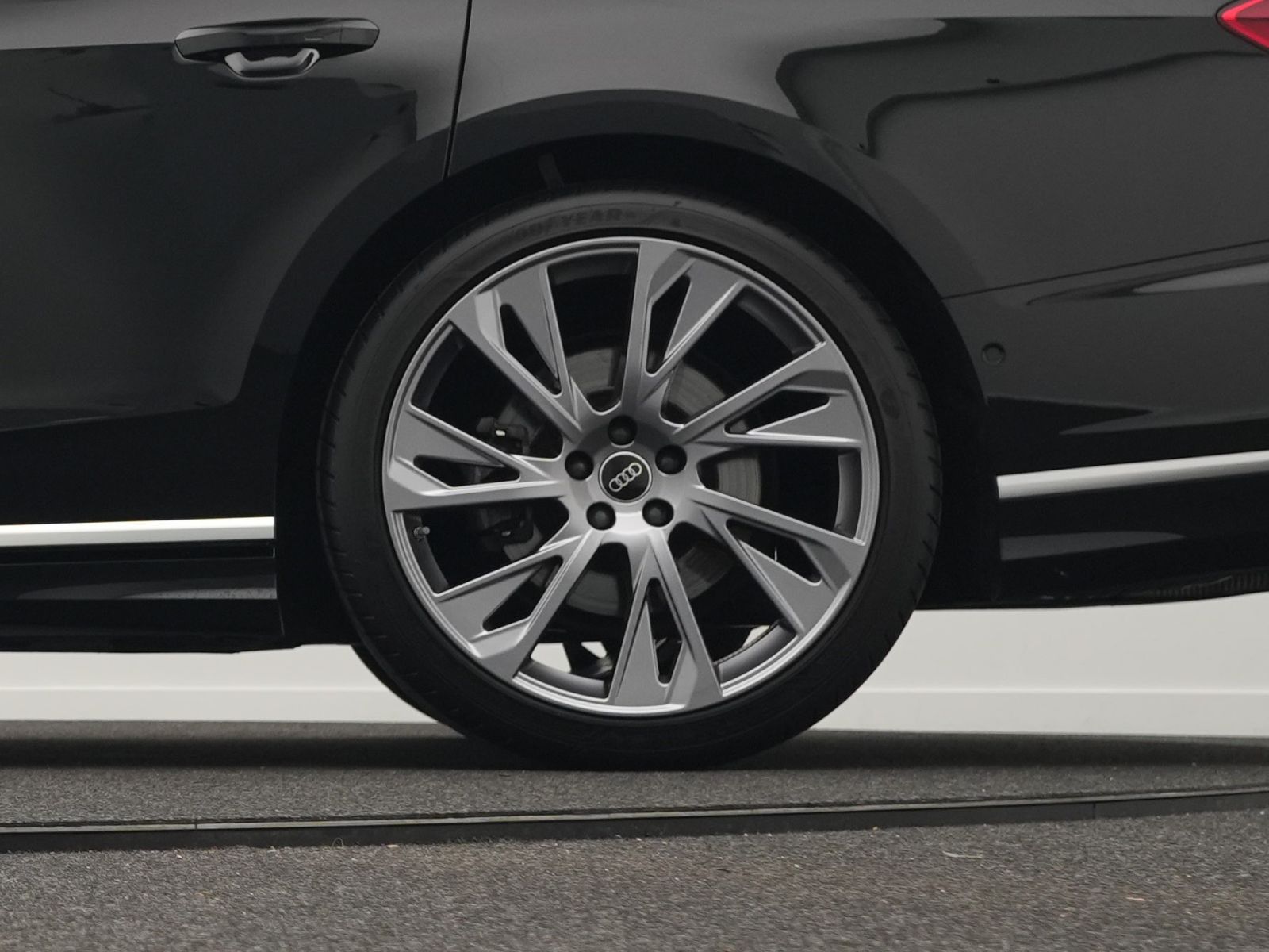 Audi A8 - Bild 48