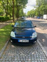 Ford Fort Fiesta - Ford Fiesta aus 2003 mit Diesel-Antrieb