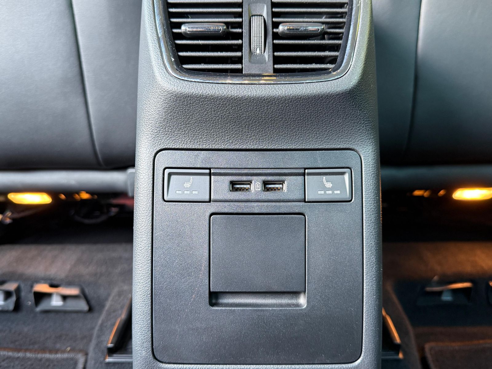 Fahrzeugabbildung SKODA Octavia 1.6 TDI Premium Edition LED+KAM+TEMP+SHZ