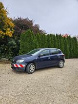 Dacia Sandero II Access SCe 75 - Dacia Sandero Access mit Benzin-Antrieb