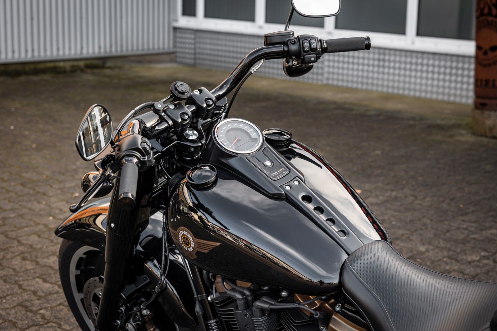 Fahrzeugabbildung Harley-Davidson Softail Fat Boy 30th Anniversary -Jekill & Hyde-