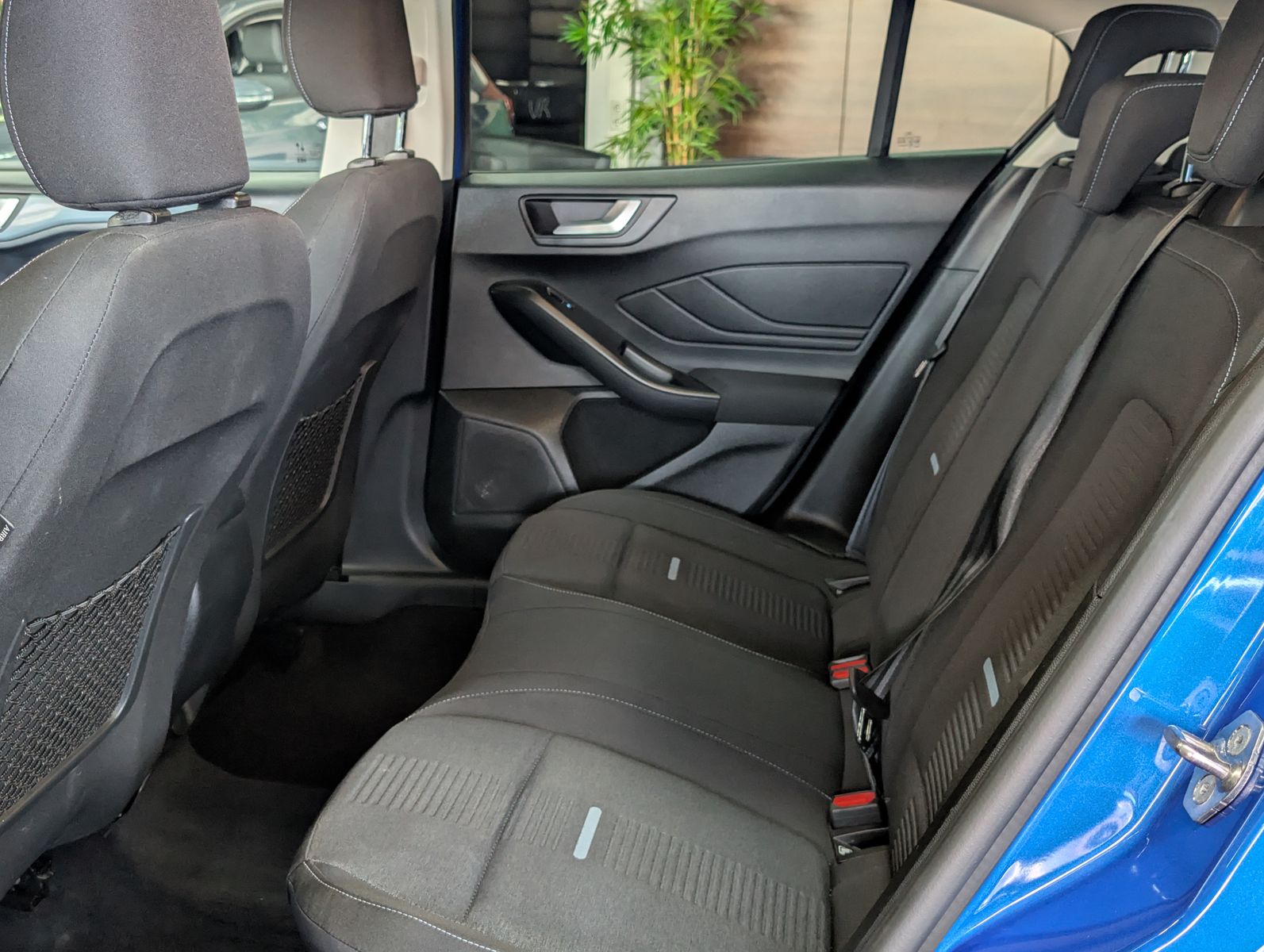 Fahrzeugabbildung Ford Focus 1.0 EB MHEV Active LED ACC KAM 17" WINTER