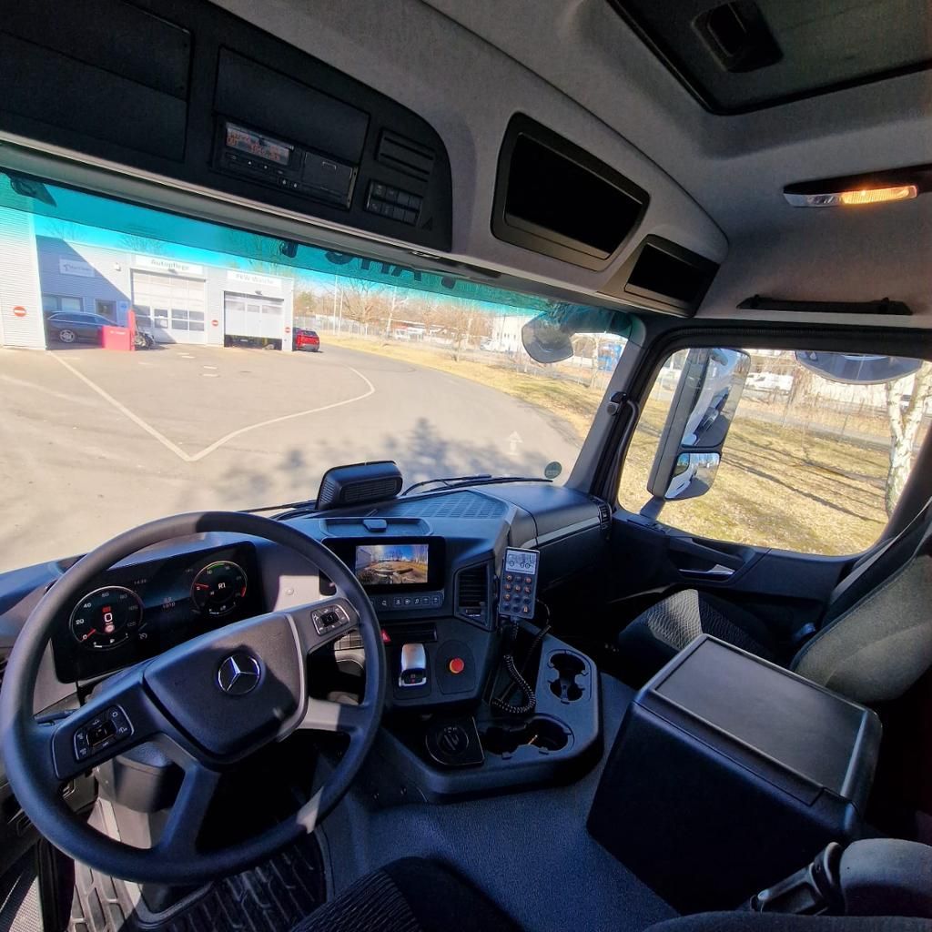 Fahrzeugabbildung Mercedes-Benz Arocs 3240 B Liebherr HTM 905 F