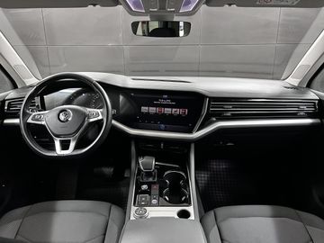 Volkswagen Touareg - 9
