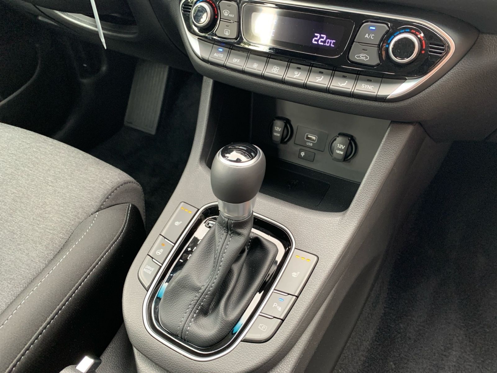 Fahrzeugabbildung Hyundai i30 Kombi 1.0 T-GDI 7-DCT Trend Mild-Hybrid Navi