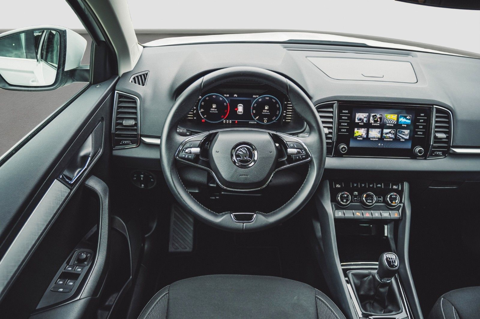 Fahrzeugabbildung SKODA Karoq 1.5 TSI*DAB*PDC*Kamera*ViCo*Garantie*u.v.m